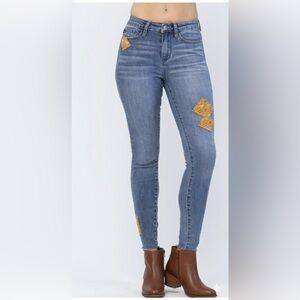 New nwt Judy Blue patchwork jeans gorgeous! Retails $89!! Great for Fall!
